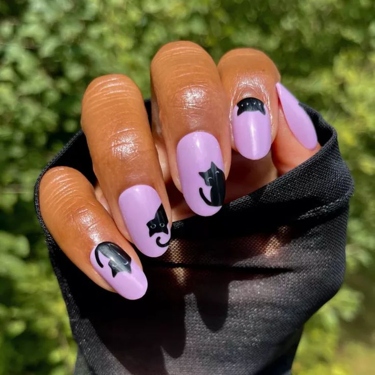 Black Cat Nails