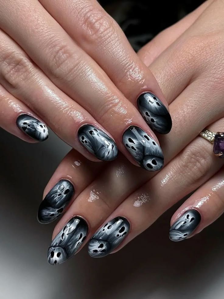 Smoky Ghost Nails