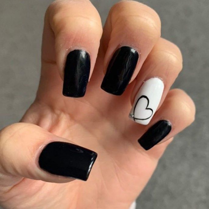 12 Chic Black and White Winter Nails for a Stylish Cold Season Look