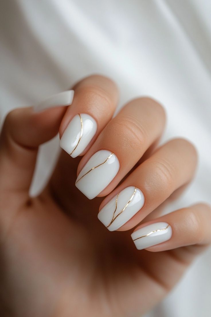 Simple Nail Designs 2026: 15 Effortless Looks For New Year’s Nail Trends