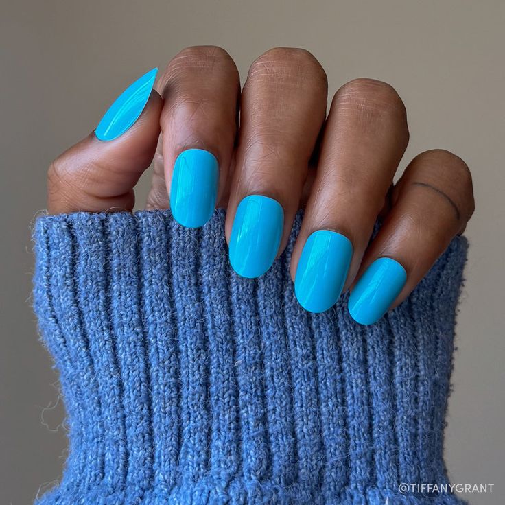 Aqua Blue Short Round Nails